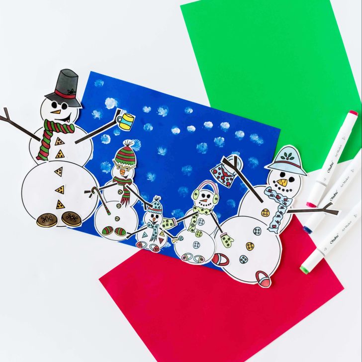Colored snowmen with construction paper and markers