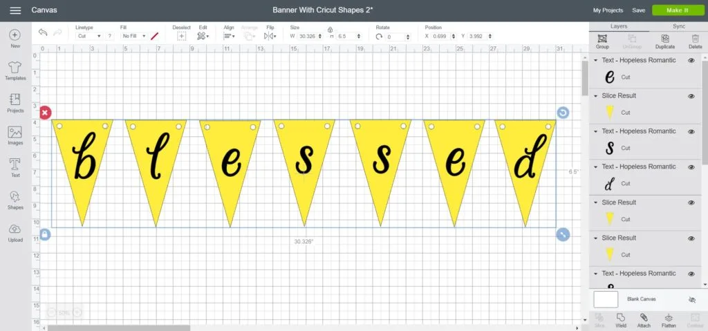 Screenshot Cricut Design Space: Completing a banner made with the triangle shape