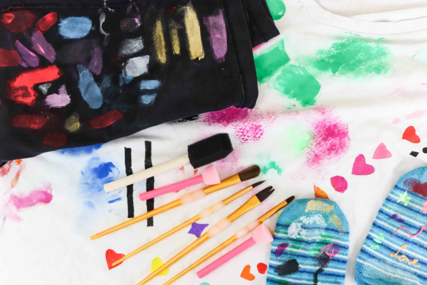 fabric paint brushes with different types of fabric to see pigmentation