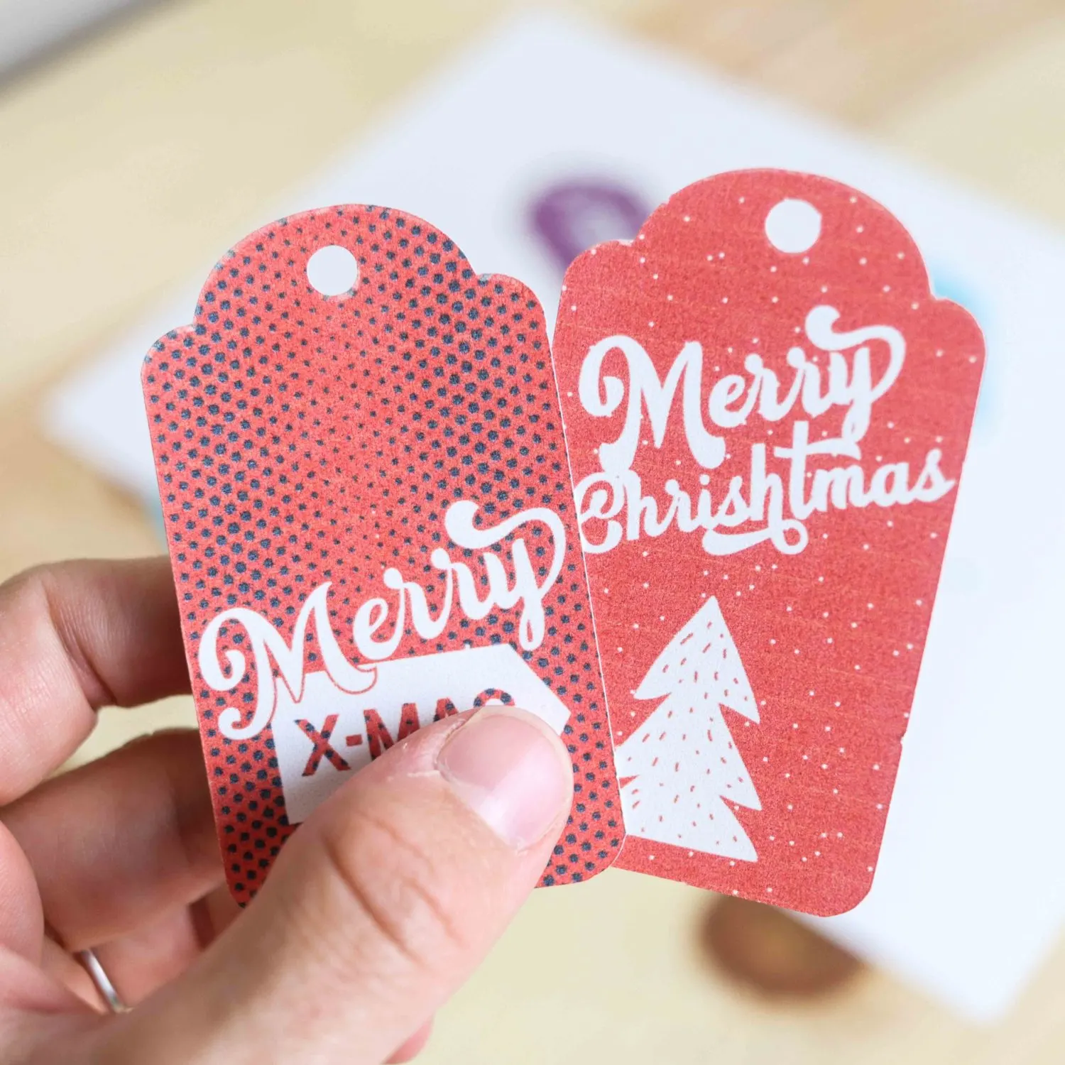 Retro style Christmas gift tags (Red)