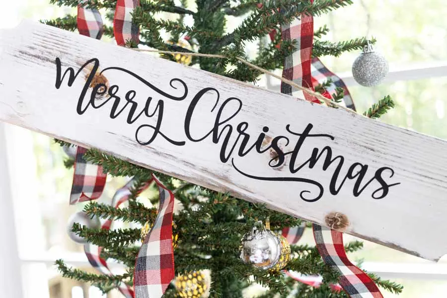 Merry Christmas wooded sign made with Cricut close up
