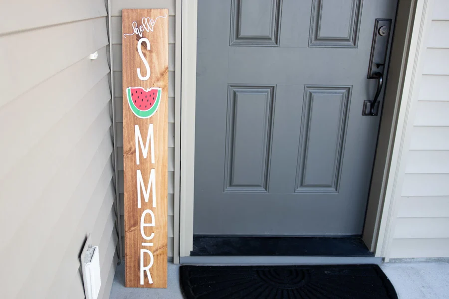 How to Make Wood Signs with Vinyl Using Cricut 